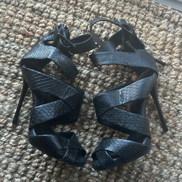 giuseppe zanotti heels size 6 1/2 in good condition - Picture 1 of 5